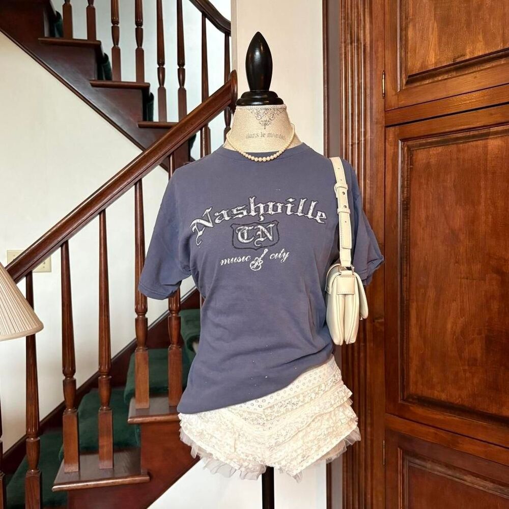 Nashville Tennessee Music City Grunge Blue T Shirt Vintage Fruit of the Loom